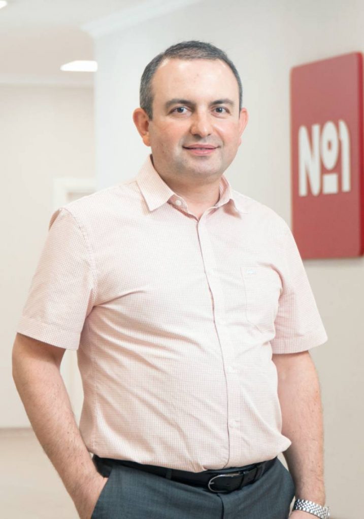 Uzman Dr.Anar Əliyev, Tiroidoloq